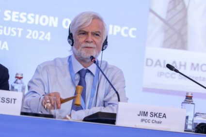 61e session du GIEC : Consensus autour des  grandes lignes du rapport méthodologique sur les facteurs de forçage climatique de courte durée et du rapport spécial sur les villes et le changement climatique. le Président Jim Skea félicite tous les Délégués  pour leurs efforts considérables tout au long de la semaine lors de la clôture de la 61 éme session du GIEC .