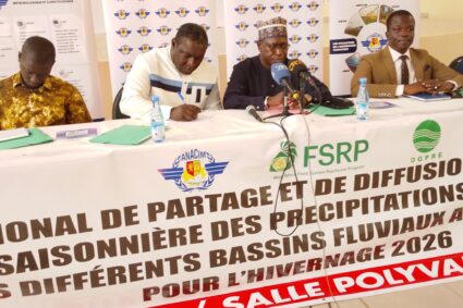 La Note de perspectives des précipitations pour l’hivernage 2026 au Sénégal: Une première mise à jour des données issues des prévisions saisonnières notant un démarrage de la saison des pluies normal au Sud-Est et à l’Est du pays, et normal à tardif sur le reste du territoire, avec des risques de longues pauses pluviométriques en début de saison annonce l&rsquo;Anacim.