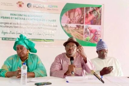 Rencontre Organisations paysannes–MédiasLe ROPPA appelle les médias à raconter autrement l&rsquo;agriculture familiale longtemps reléguée au second plan de l&rsquo;actualité, l&rsquo;agriculture familiale veut désormais faire entendre sa voix.