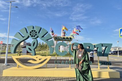 COP17 Oulan-Bator : Quand les fresques écologiques font parler le climat, la biodiversité et les terres.